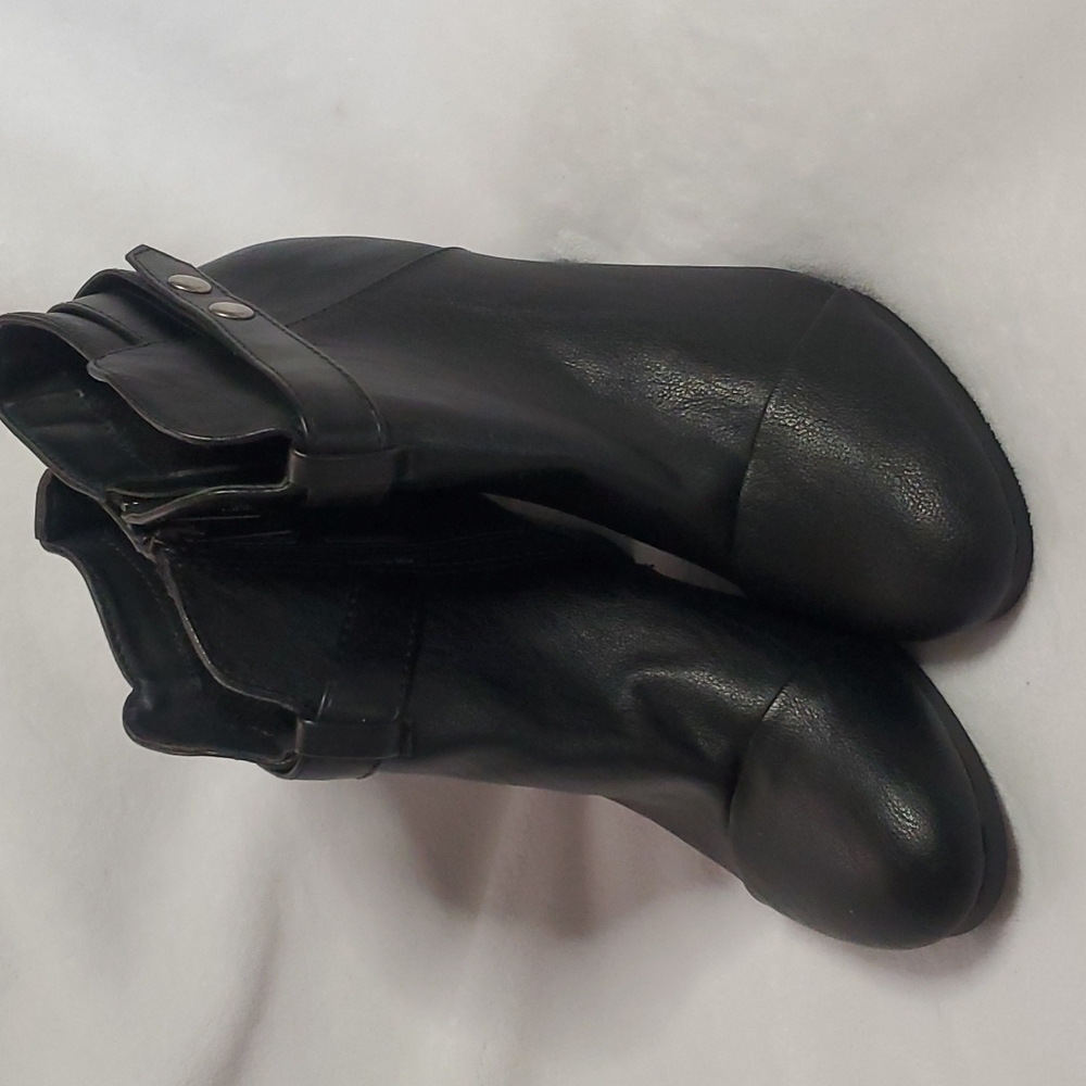 Black ankle boots NWOT